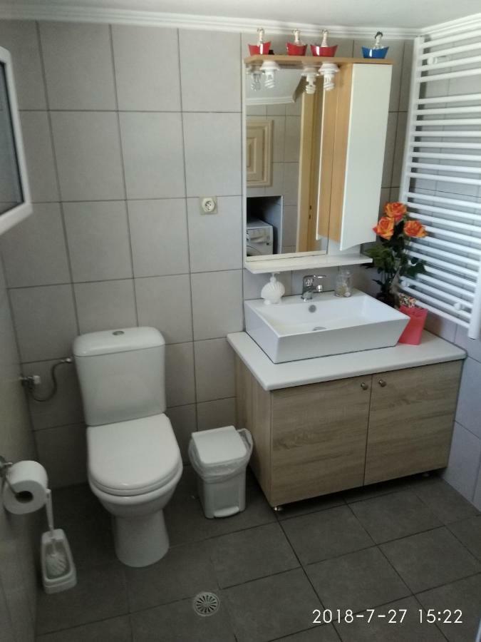 Manousos Apartment Lefkáda Eksteriør billede